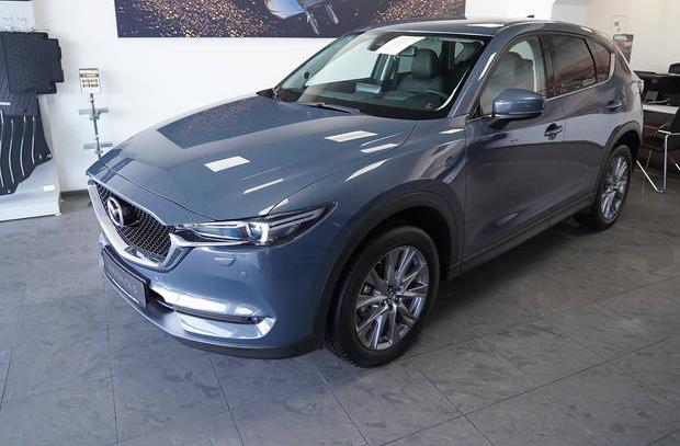 Автосалон Mazda на Почайній