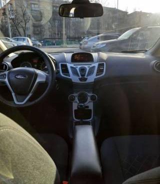 Продам Ford Fiesta 2012г