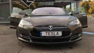 Tesla Model S 70D 2015