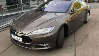 Tesla Model S 70D 2015