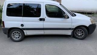 Peugeot partner , в хорошем состоянии газ/бензин, кондиционер