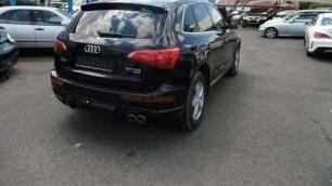 Продам Audi Q5. .
