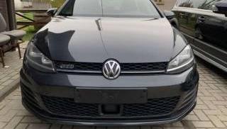 Volkswagen Golf
.