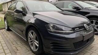 Volkswagen Golf
.