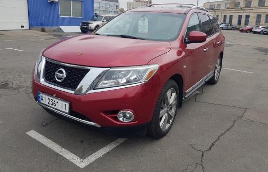 Nissan Pathfinder 2013г. 3.5 бензин - 14700 грн. в месяц в кредит