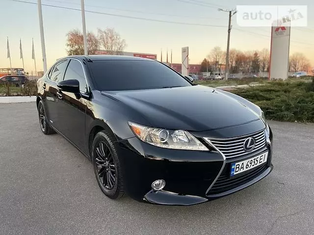 Lexus ES 300h, 2012 г.в.