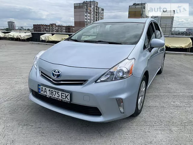 Toyota Prius v, 2012 г.в.