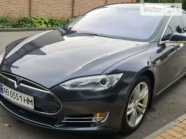 Tesla Model S, 2014 г.в.