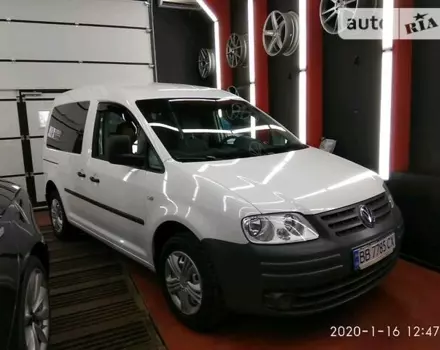 Volkswagen Caddy пасс., 2010 г.в.