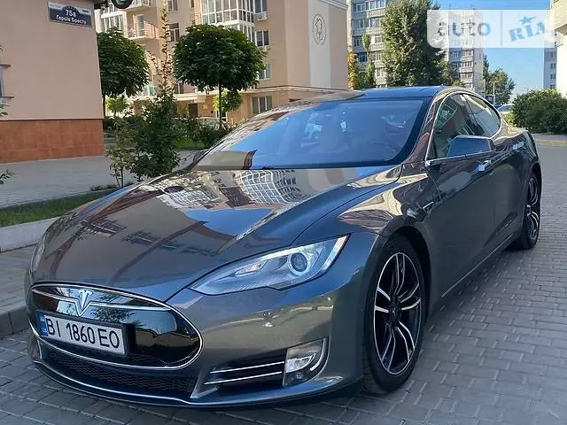 Tesla Model S, 2013 г.в.