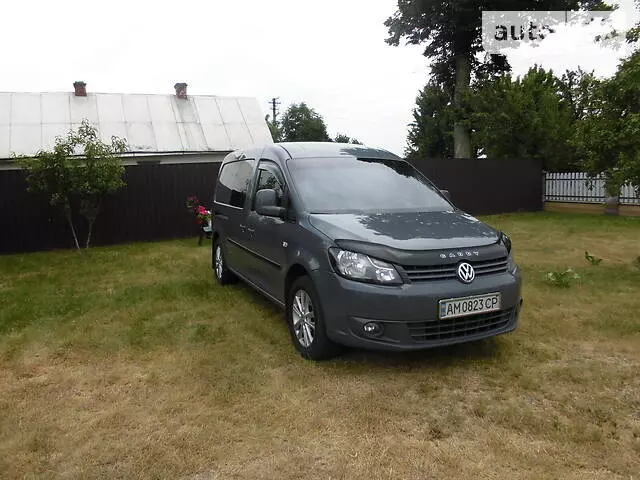 Volkswagen Caddy пасс., 2012 г.в.
