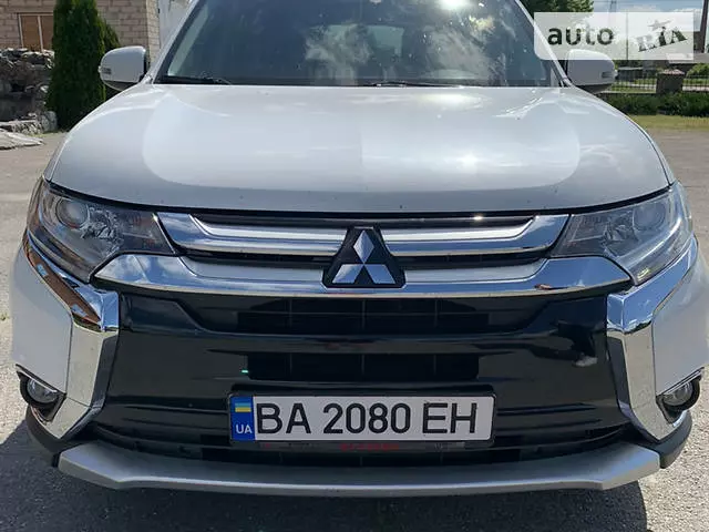 Mitsubishi Outlander, 2016 г.в.