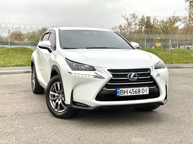 Lexus NX 300h, 2015 г.в.