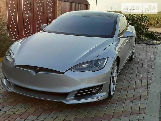 Tesla Model S, 2013 г.в.