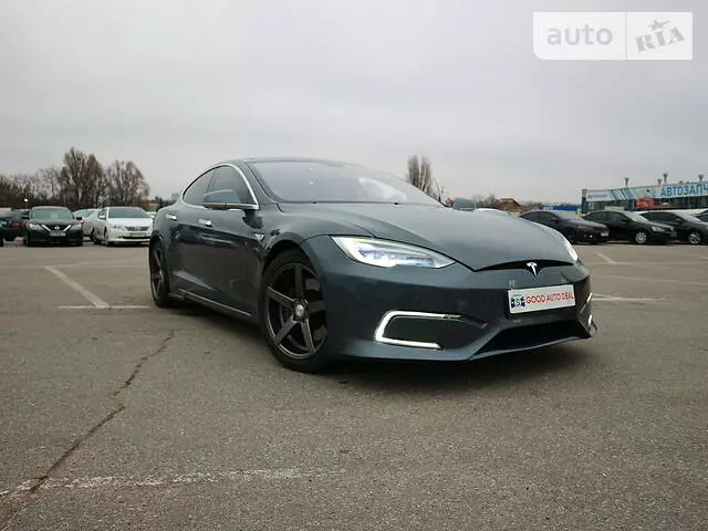Tesla Model S, 2013 г.в.