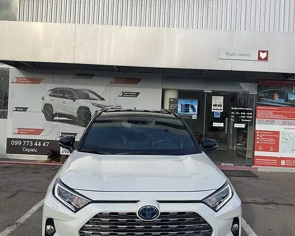 Toyota RAV4, 2020 г.в.