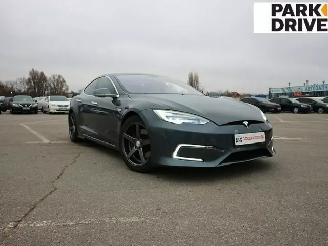 Tesla Model S, 2013 г.в.