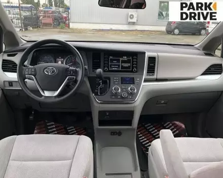 Toyota Sienna, 2018 г.в.