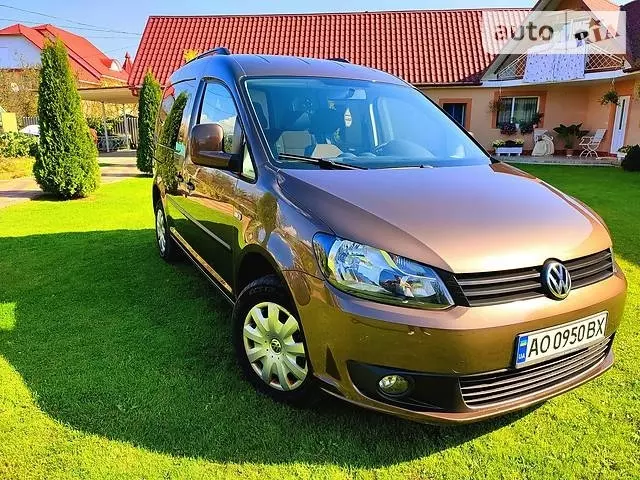 Volkswagen Caddy пасс., 2011 г.в.