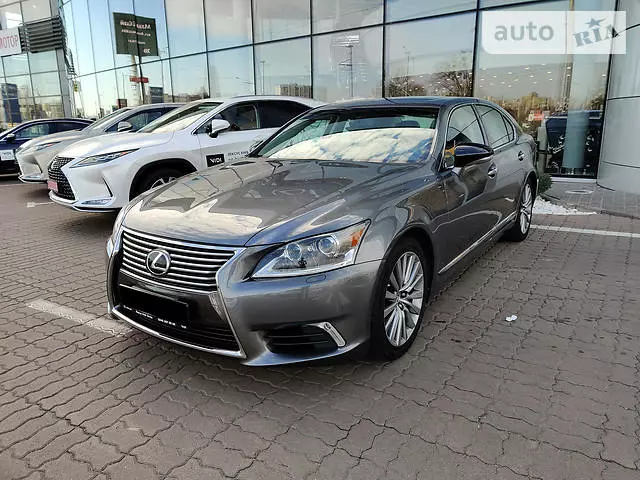 Lexus LS, 2017 г.в.