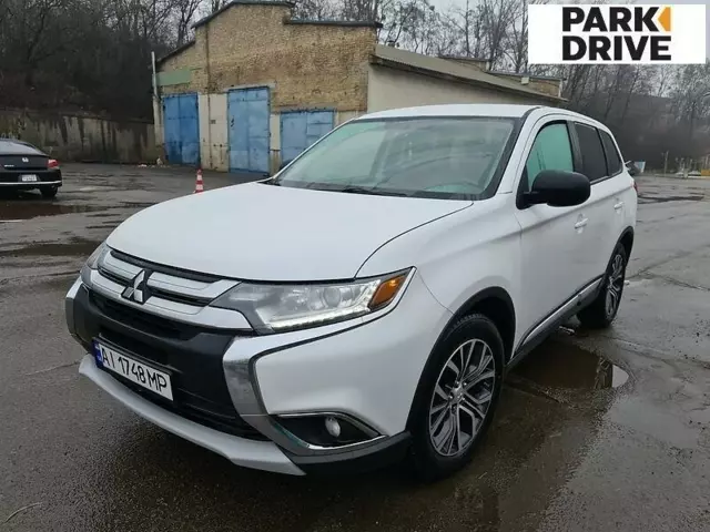 Mitsubishi Outlander, 2015 г.в.