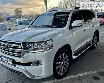 Toyota Land Cruiser 200, 2017 г.в.