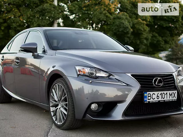Lexus IS, 2013 г.в.