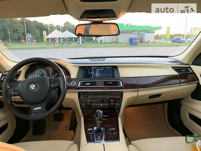 BMW 750, 2010 г.в.