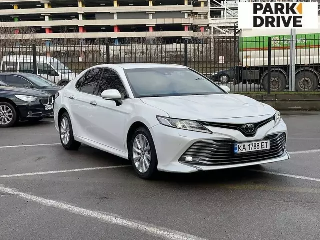 Toyota Camry, 2020 г.в.