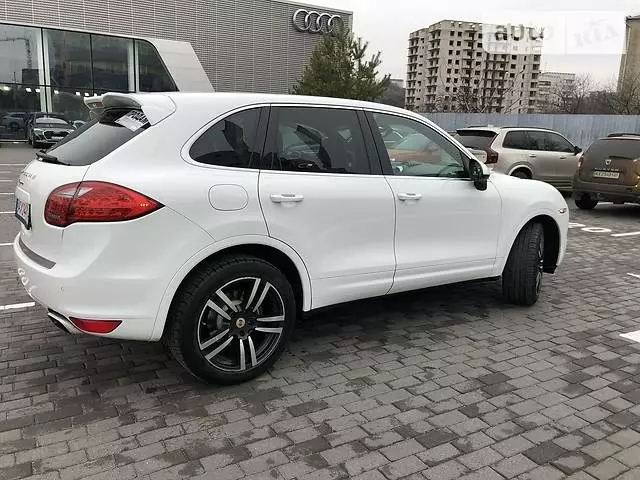 Porsche Cayenne, 2012 г.в.