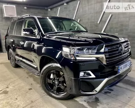 Toyota Land Cruiser 200, 2017 г.в.