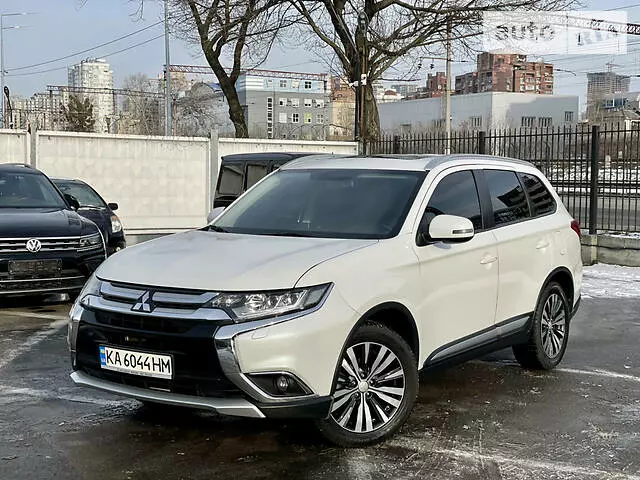 Mitsubishi Outlander, 2016 г.в.