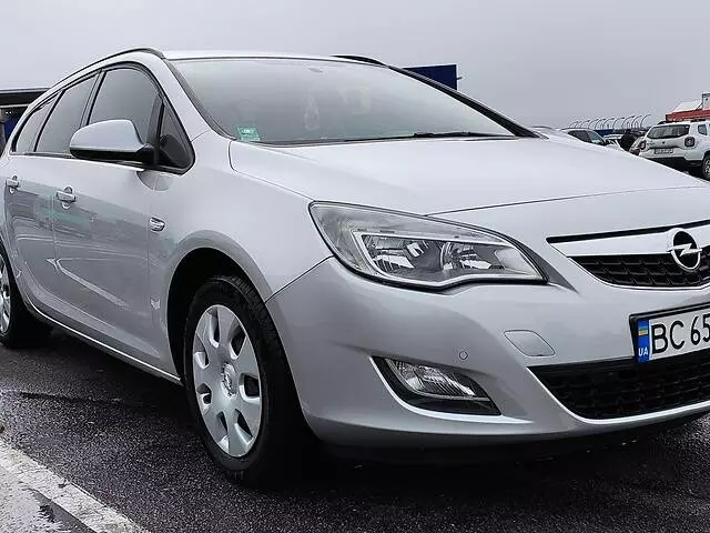 Opel Astra J, 2011 г.в.