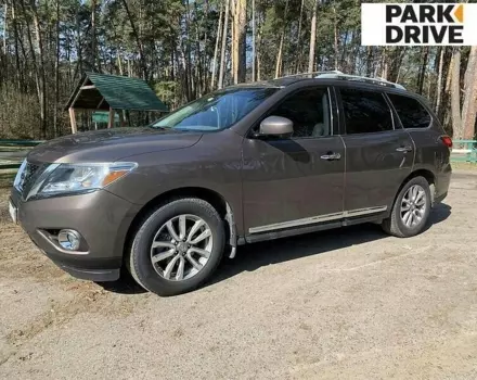 Nissan Pathfinder, 2015 г.в.