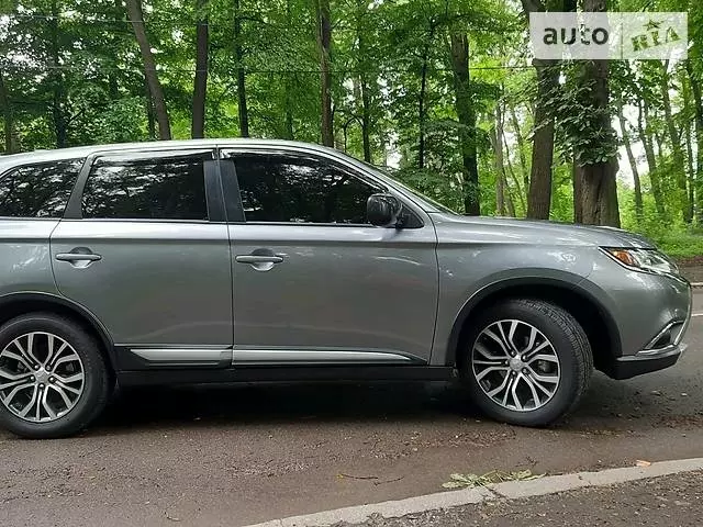 Mitsubishi Outlander, 2017 г.в.