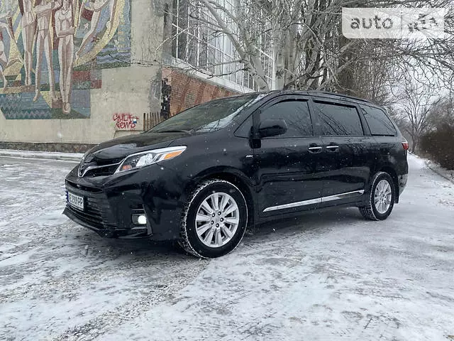 Toyota Sienna, 2017 г.в.