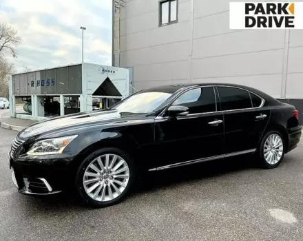 Lexus LS, 2014 г.в.