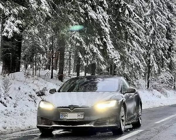 Tesla Model S, 2016 г.в.