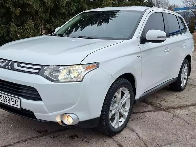 Mitsubishi Outlander, 2013 г.в.