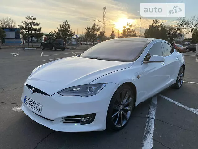 Tesla Model S, 2013 г.в.