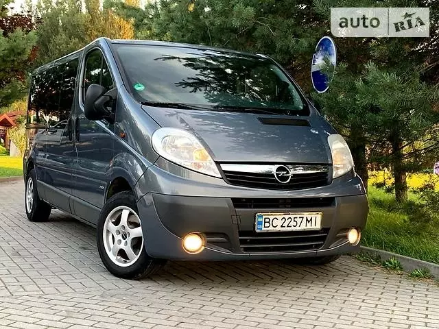 Opel Vivaro пасс., 2011 г.в.