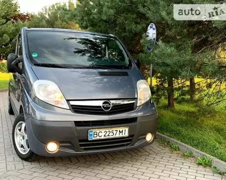 Opel Vivaro пасс., 2011 г.в.