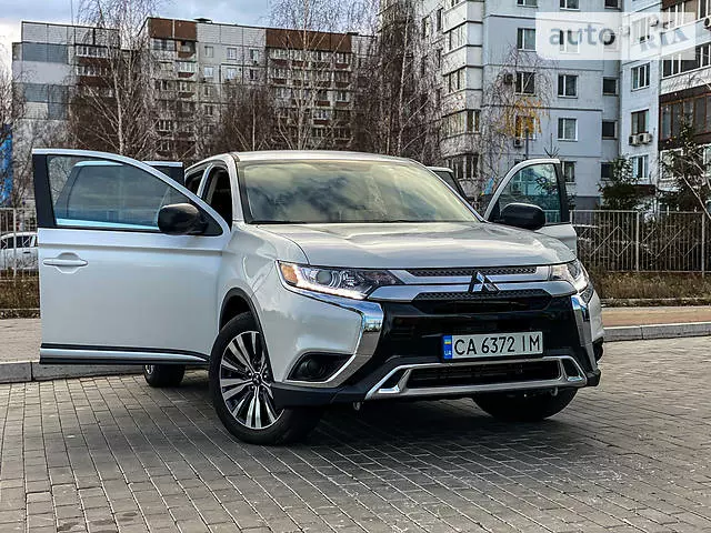 Mitsubishi Outlander, 2020 г.в.