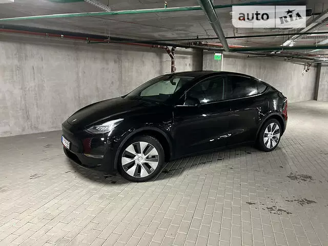 Tesla Model Y, 2021 г.в.