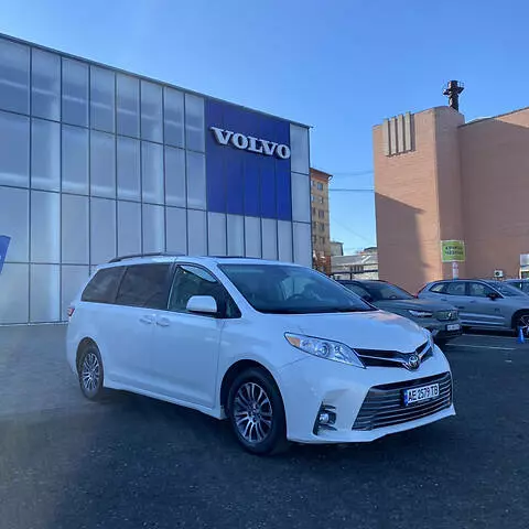 Toyota Sienna, 2018 г.в.