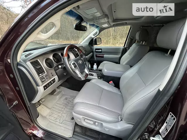 Toyota Sequoia, 2013 г.в.