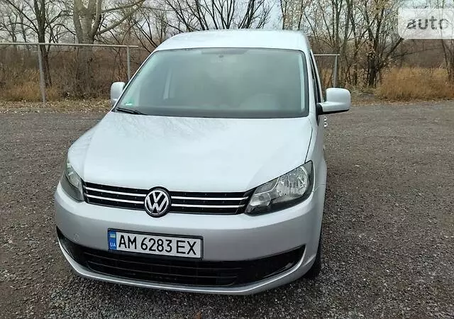 Volkswagen Caddy пасс., 2012 г.в.
