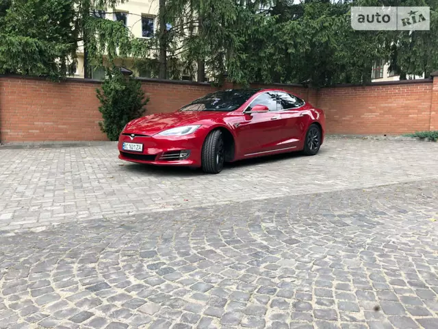 Tesla Model S, 2017 г.в.