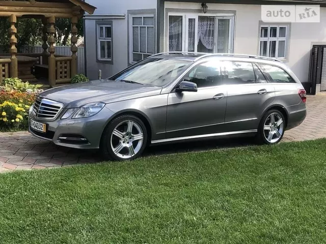Mercedes-Benz E 300, 2012 г.в.