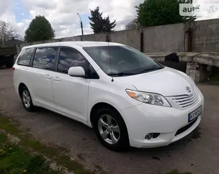 Toyota Sienna, 2010 г.в.